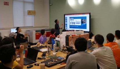 大學生科創軟件開發 瞄準行業痛點，手語翻譯機與3D打印智能檢控的創新實踐