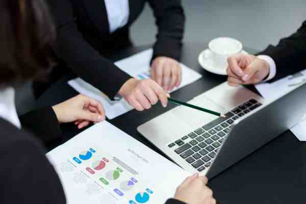 外貿(mào)翻譯與本地化翻譯 構(gòu)建全球化溝通的雙翼